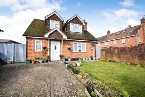 3 bedroom detached house for sale, Manor Park Drive, Hart GU46