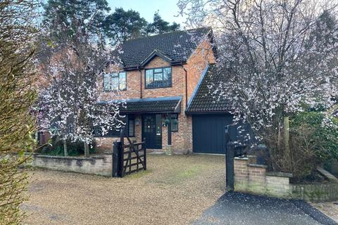 Edward Road, Windlesham, Surrey, GU20