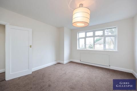 4 bedroom semi-detached house to rent, Beaulieu Drive, Pinner, HA5