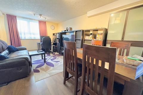 2 bedroom flat for sale, Ratcliffe Towers, Hillgate