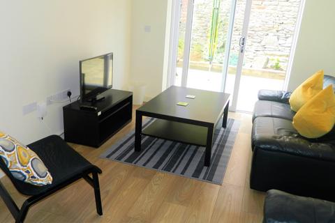 8 bedroom house share to rent, Mackintosh Place, Roath, Cardiff