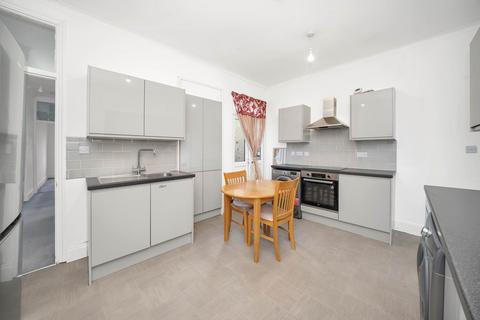 2 bedroom flat for sale, Park Road, Leyton, E10