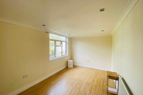 2 bedroom flat for sale, Milton Road, Harrow HA1