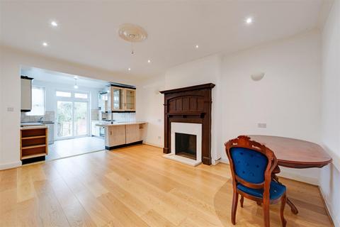 3 bedroom flat for sale, Staverton Road, Willesden Green, London NW2