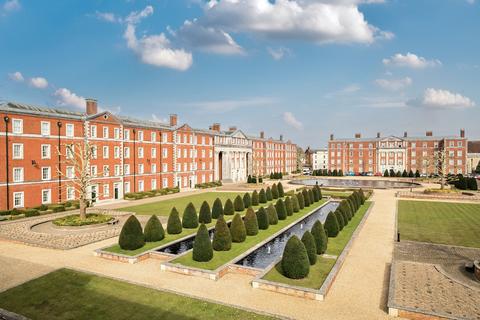 undefined, Peninsula Square, Hampshire SO23