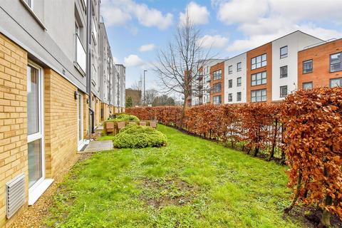 1 bedroom ground floor flat for sale, West Green Drive, West Green, Crawley, West Sussex