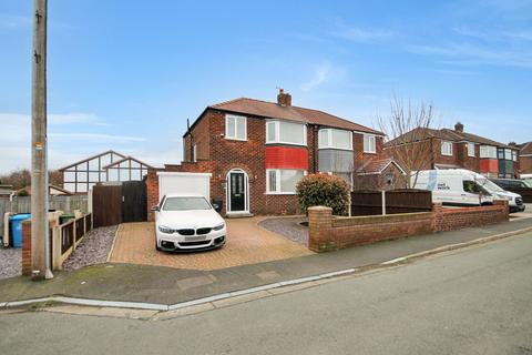 3 bedroom semi-detached house to rent, Fairfax Drive, Runcorn, WA7 5NN