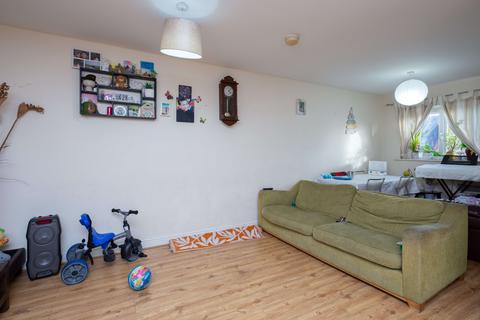 3 bedroom flat for sale, Moss Lane East, Manchester M14