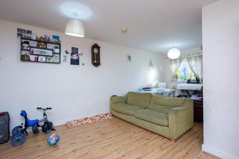 3 bedroom flat for sale, Moss Lane East, Manchester M14