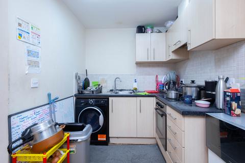 3 bedroom flat for sale, Moss Lane East, Manchester M14