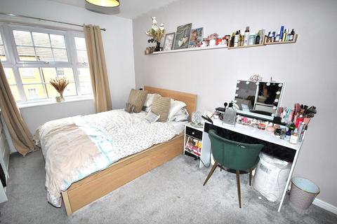 74 Finney Drive, Grange Park, Northampton, NN4 5DT