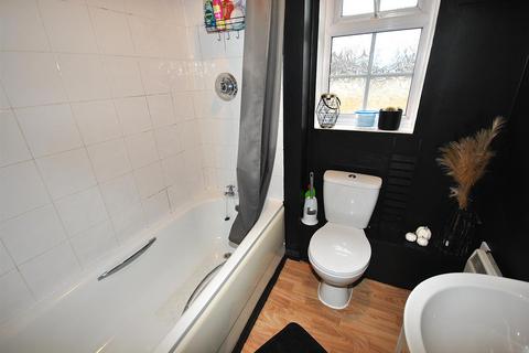74 Finney Drive, Grange Park, Northampton, NN4 5DT