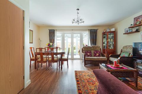 4 bedroom link detached house for sale, Hazel Close, Epsom