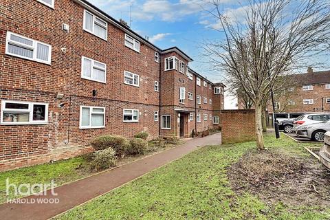 1 bedroom flat for sale, Dartfields, Romford