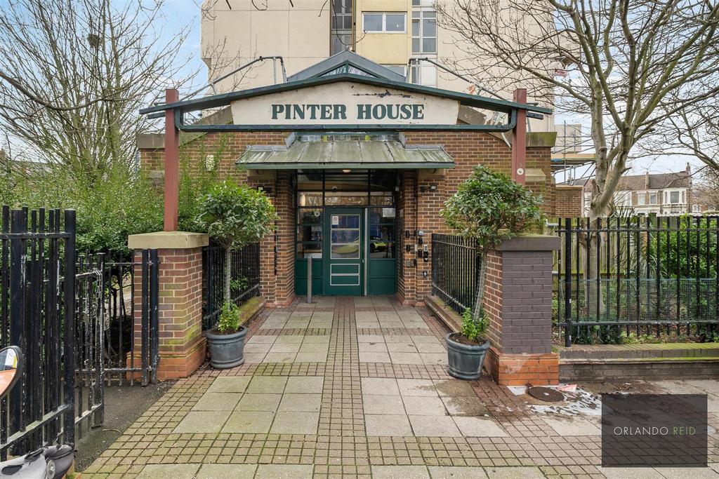 Flat 71, Pinter House SW9 9 DX-12.jpg