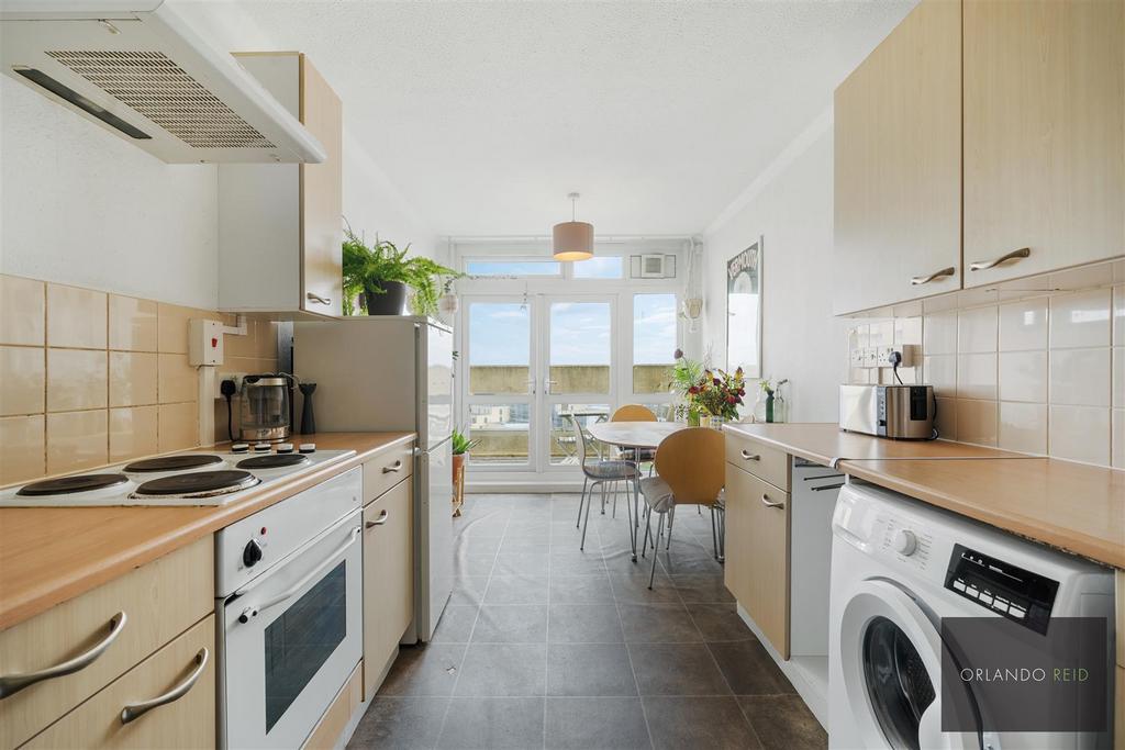 Flat 71, Pinter House SW9 9 DX-8.jpg