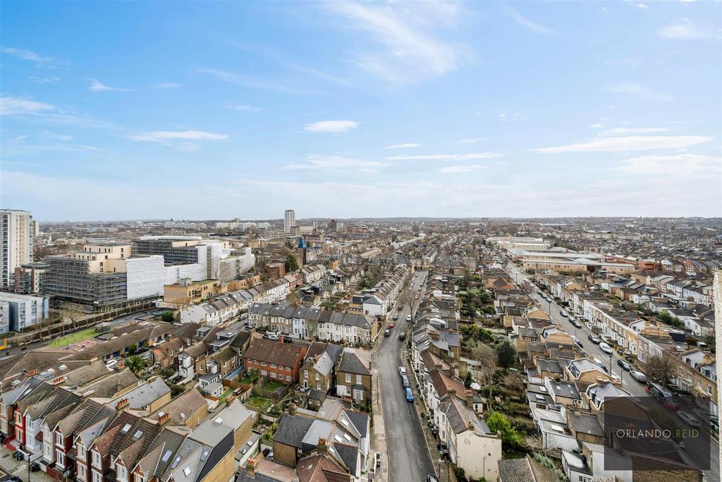 Flat 71, Pinter House SW9 9 DX-11.jpg