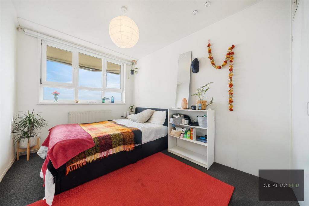Flat 71, Pinter House SW9 9 DX-3.jpg