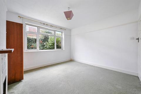 18a Carters Road, Epsom, KT17 4NE