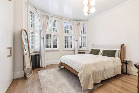 3 bedroom maisonette for sale, Frognal, London