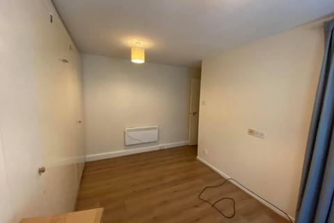 Studio to rent, Titchfield Close, Tadley RG26