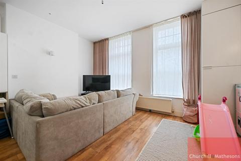 2 bedroom flat for sale, High Street, London