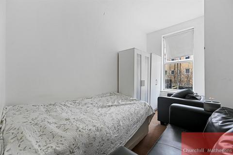2 bedroom flat for sale, High Street, London