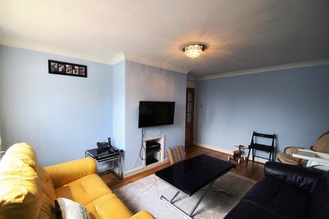 1 bedroom flat for sale, Bowerman Court, St. Johns Way, London, N19