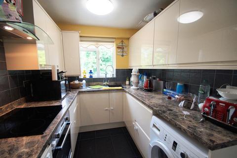 1 bedroom flat for sale, Bowerman Court, St. Johns Way, London, N19