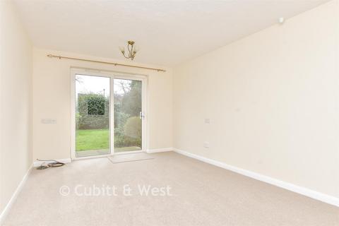 1 bedroom ground floor flat for sale, Brickyard Lane, Crawley Down, West Sussex