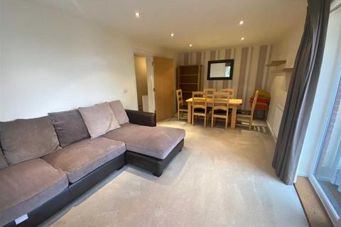 2 bedroom flat to rent, Peacock Close, Mill Hill