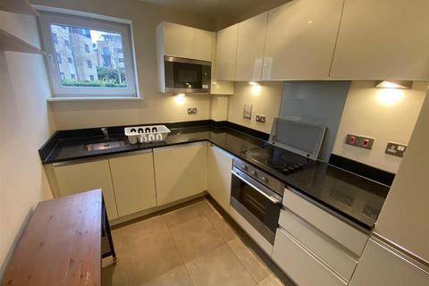 2 bedroom flat to rent, Peacock Close, Mill Hill