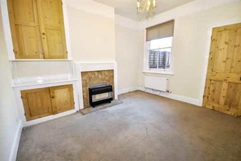 2 bedroom terraced house to rent, Hitchman Road, Leamington Spa