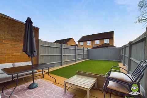 10 Calleva Close, Basingstoke, RG22 4TD