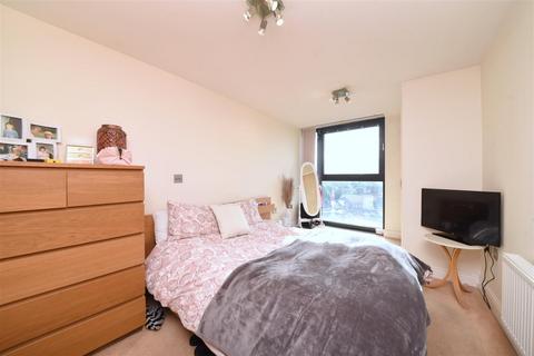 2 bedroom flat for sale, Kingsway, London