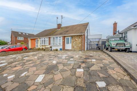 2 bedroom semi-detached bungalow for sale, FULFORD DRIVE, Leigh-On-Sea