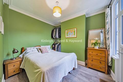 2 bedroom flat for sale, High Road, North Finchley