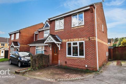 3 bedroom end of terrace house for sale, Rowan Drive, Bury St Edmunds