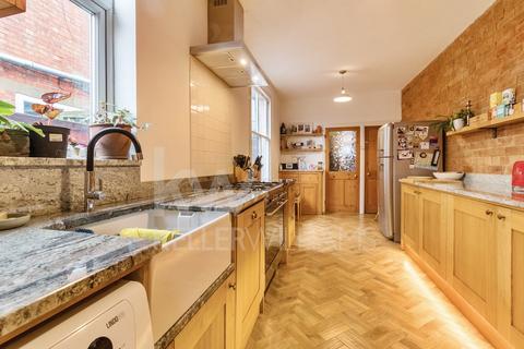 73 Ashburnham Road, Northampton, NN1 4RA