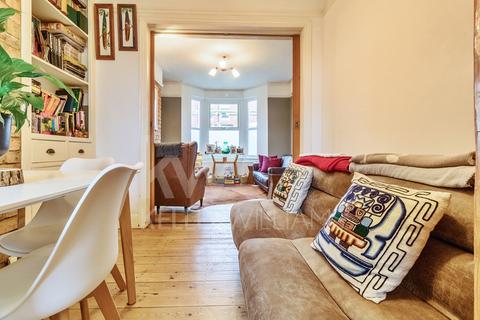 73 Ashburnham Road, Northampton, NN1 4RA