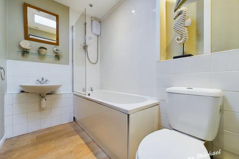 11 Avon Walk, Leighton Buzzard, LU7 3DE