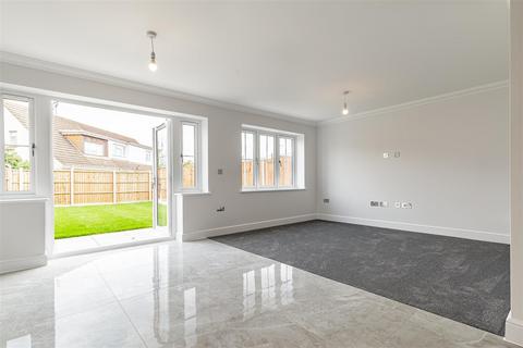 undefined, St Josephs Close, Canvey Island SS8