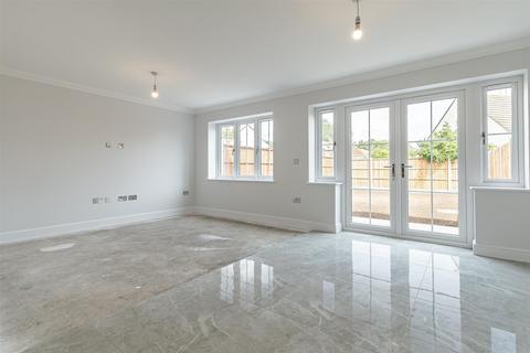 undefined, St Josephs Close, Canvey Island SS8