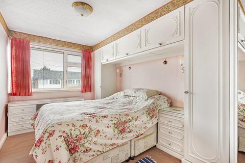 3 bedroom end of terrace house for sale, Avon Road, Sunbury-on-Thames, Surrey, TW16