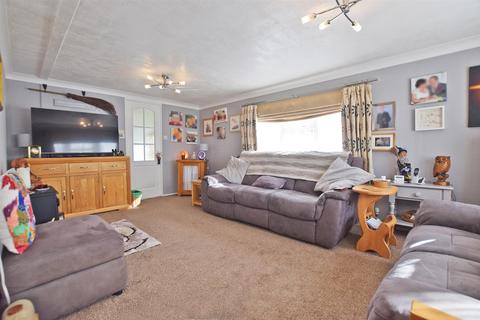 3 bedroom park home for sale, Beckenham Park Otterham Quay Lane, Rainham, Gillingham
