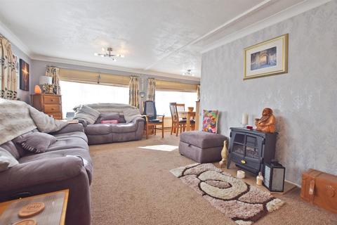 3 bedroom park home for sale, Beckenham Park Otterham Quay Lane, Rainham, Gillingham