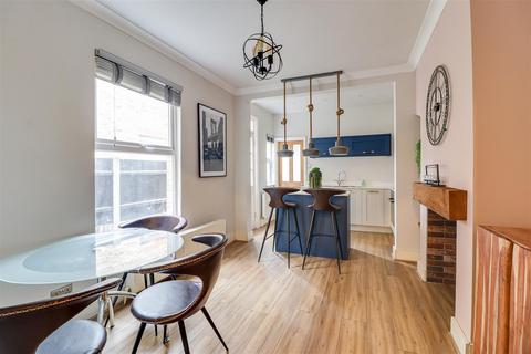 25 Avenue Terrace, Westcliff-on-sea, SS0 7PL