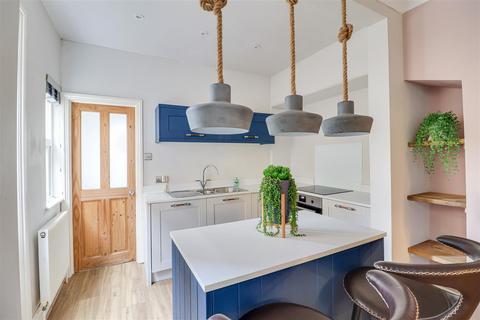 25 Avenue Terrace, Westcliff-on-sea, SS0 7PL