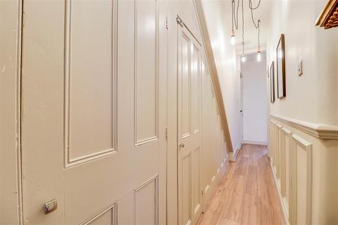 25 Avenue Terrace, Westcliff-on-sea, SS0 7PL