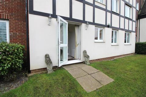 2 bedroom retirement property for sale, Darkes Lane, Potters Bar EN6
